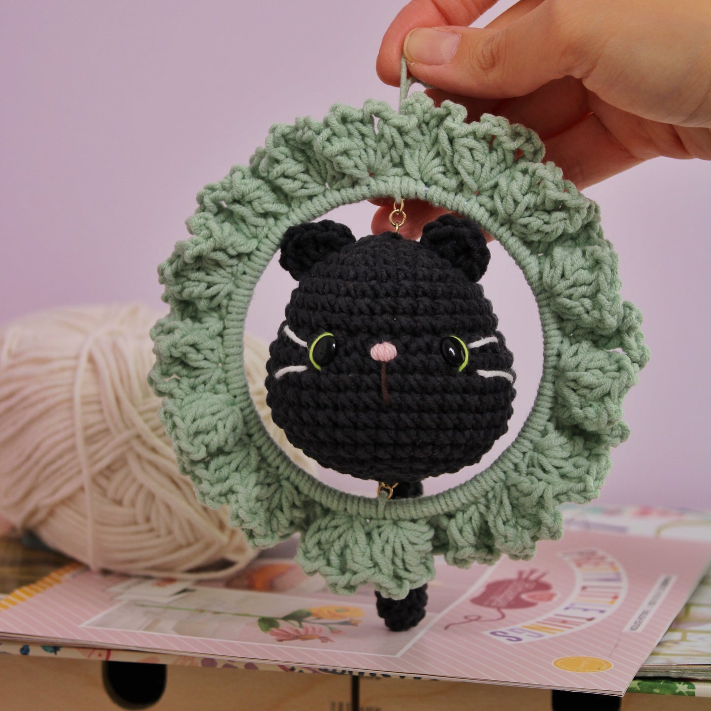 Cat Frames, Quick No Sew Amigurumi Crochet, DIGITAL Home Decor Pattern